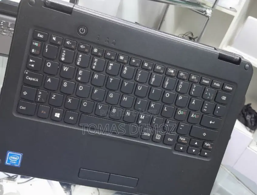 New Laptop Lenovo Yoga 11e 4GB Intel Core 2 Quad SSD 256GB