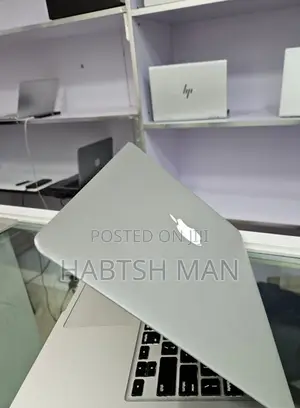 New Laptop Apple MacBook Air 2017 8GB Intel Core I5 SSD 256GB