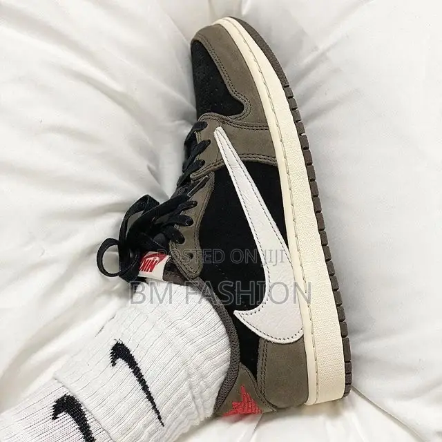 Air Jordan 1 Low Travis Scott Dunk