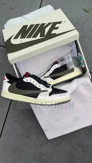 Air Jordan 1 Low Travis Scott Dunk