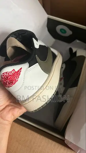 Air Jordan 1 Low Travis Scott Dunk