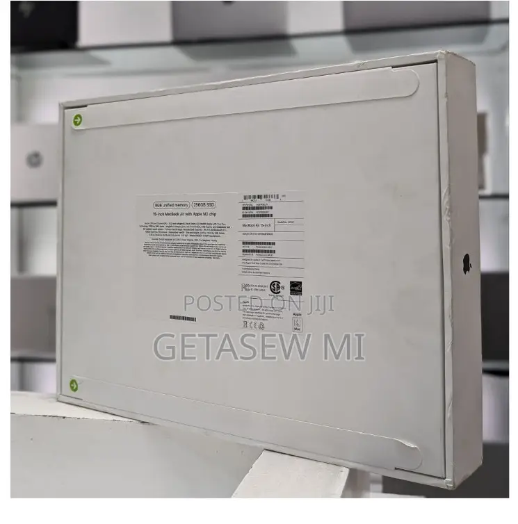 New Laptop Apple MacBook Air 2022 M2 8GB Apple M2 SSD 256GB