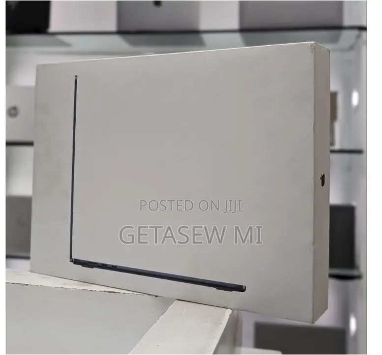 New Laptop Apple MacBook Air 2022 M2 8GB Apple M2 SSD 256GB