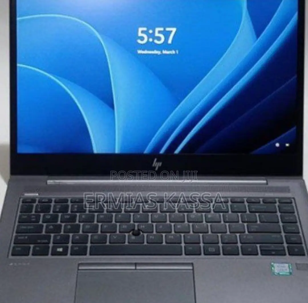 New Laptop HP ZBook Studio G5 8GB Intel Core I5 SSD 256GB