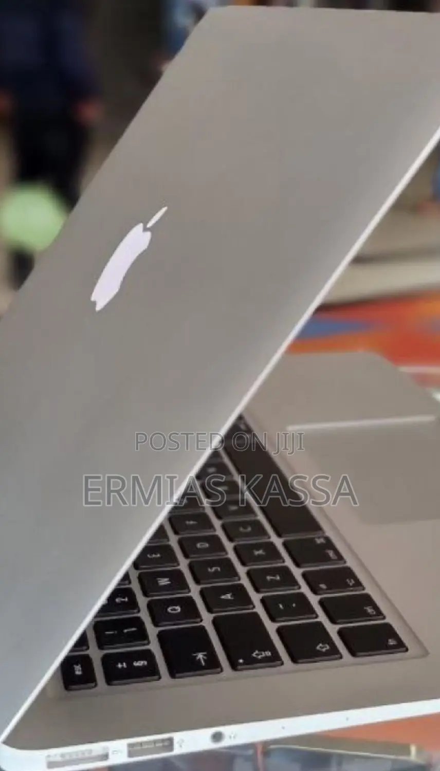 New Laptop Apple MacBook Air 2013 4GB Intel Core I7 SSD 256GB