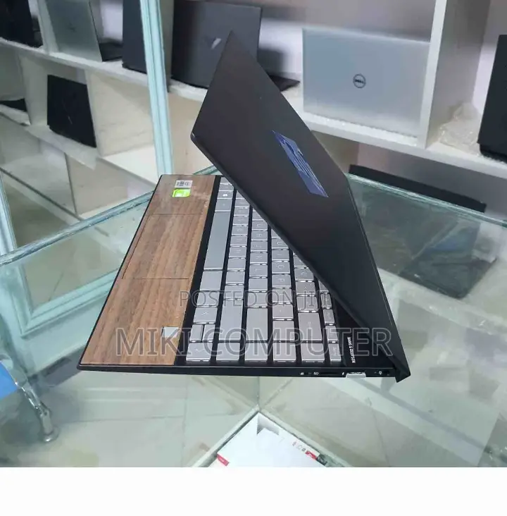 New Laptop HP Envy X360 8GB Intel Core I5 SSD 512GB