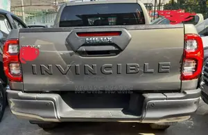 New Toyota Hilux 2023 Gray