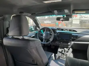 New Toyota Hilux 2023 Gray