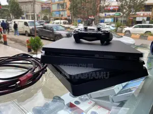 Photo - Playstation 4 Slim