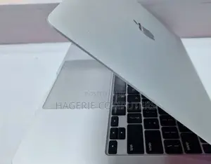 New Laptop Apple MacBook Pro 2019 8GB SSD 256GB