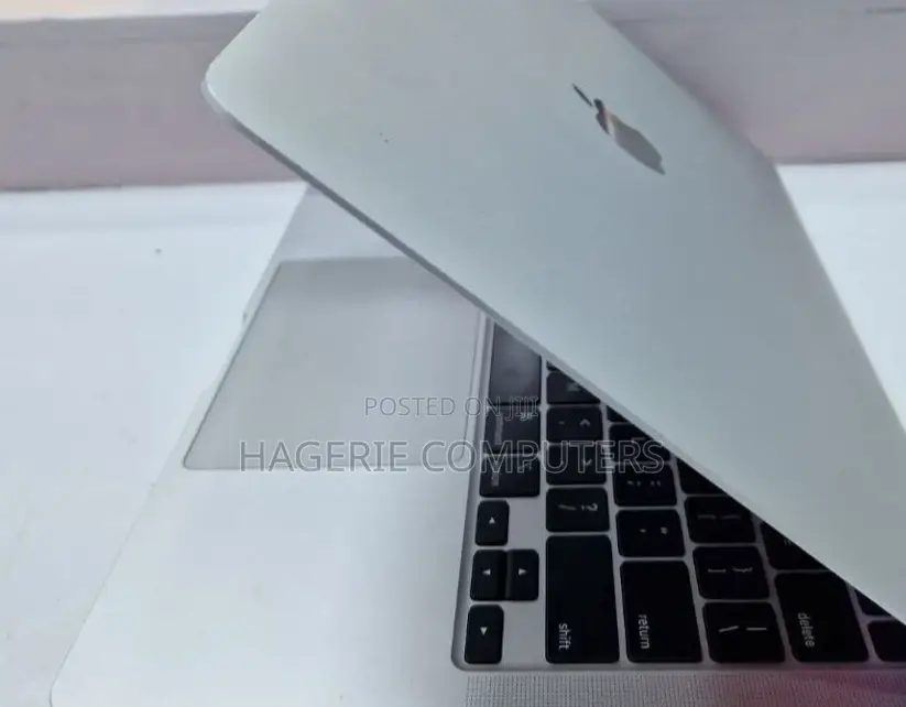 New Laptop Apple MacBook Pro 2019 8GB SSD 256GB