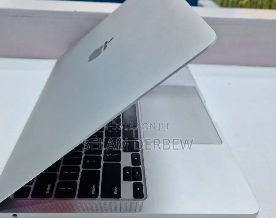 New Laptop Apple MacBook Pro 2019 8GB Intel Core I5 SSD 256GB