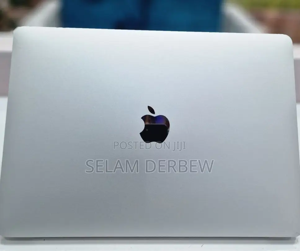 New Laptop Apple MacBook Pro 2019 8GB Intel Core I5 SSD 256GB