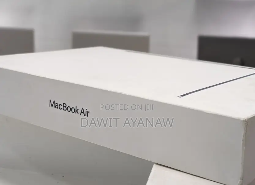 New Laptop Apple MacBook Pro 2022 M2 8GB Apple M2 SSD 256GB