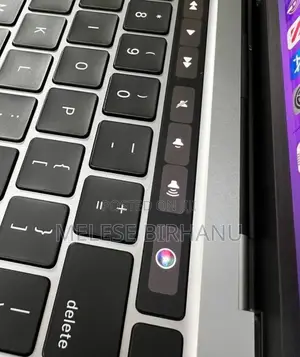 New Laptop Apple MacBook Pro 2019 8GB Intel Core I5 SSD 256GB