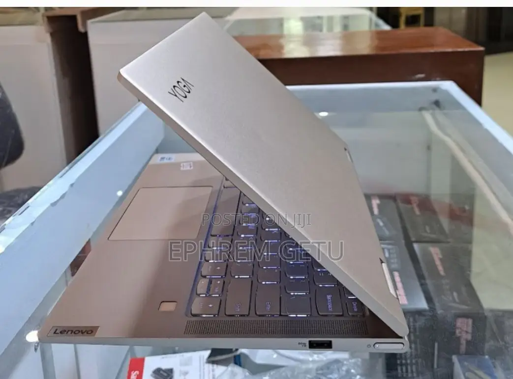 New Laptop Lenovo Yoga C740 8GB Intel Core I5 SSD 512GB