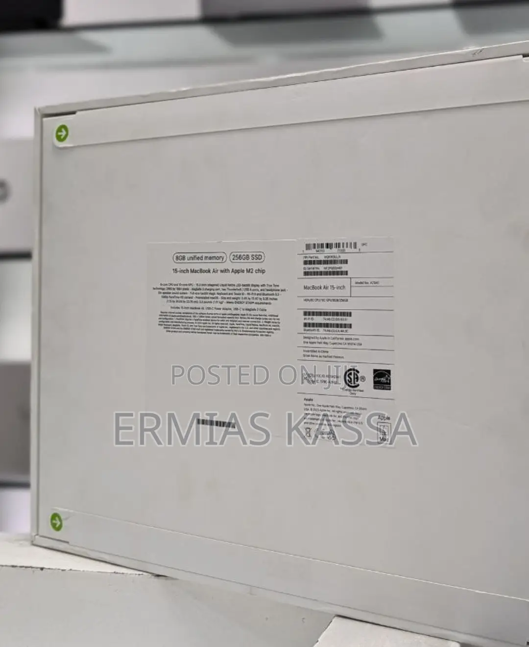 New Laptop Apple MacBook Air 2022 M2 8GB Apple M2 SSD 256GB