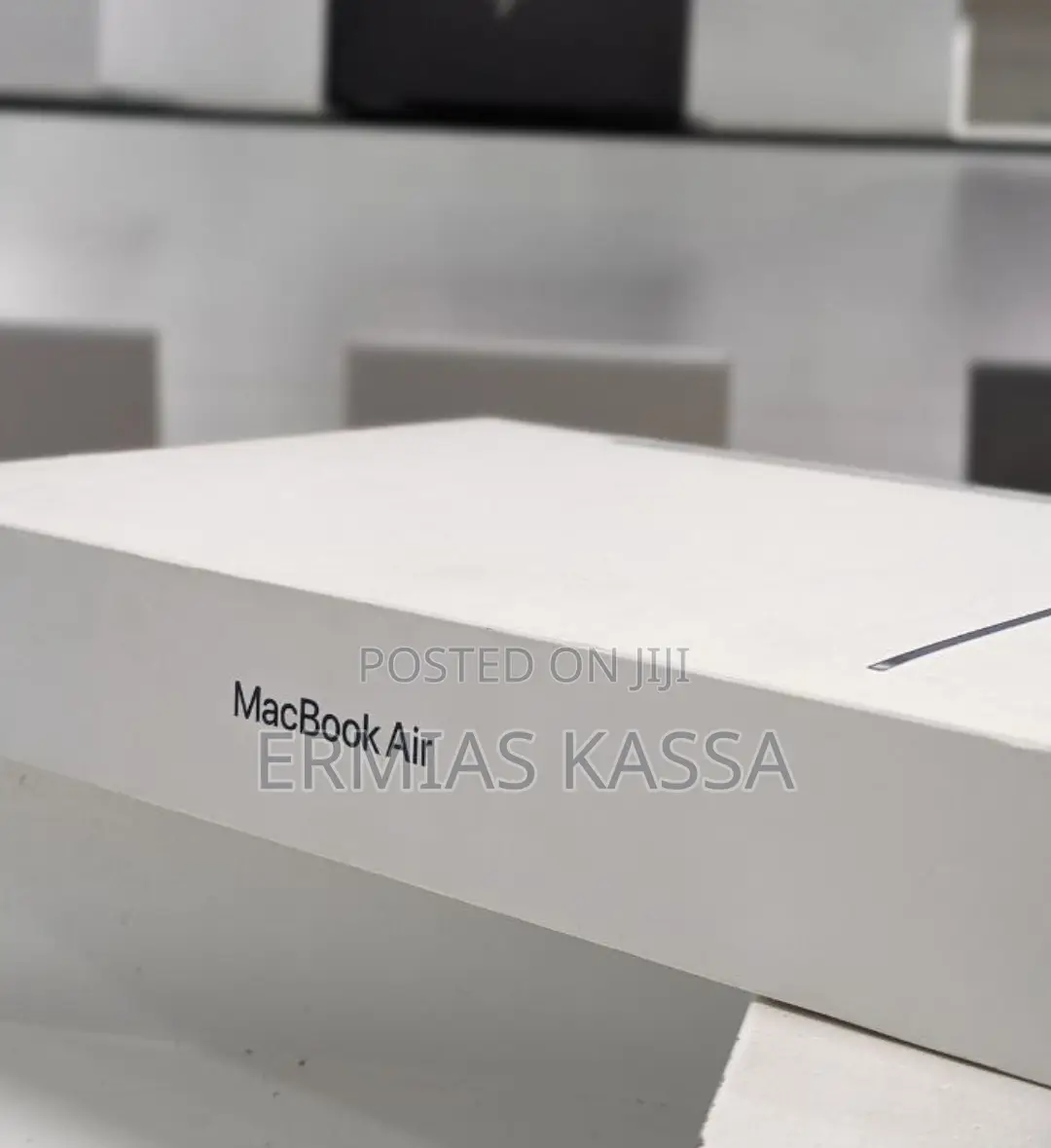 New Laptop Apple MacBook Air 2022 M2 8GB Apple M2 SSD 256GB