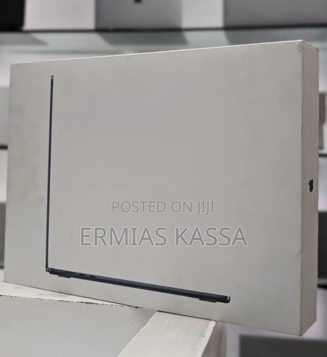 New Laptop Apple MacBook Air 2022 M2 8GB Apple M2 SSD 256GB