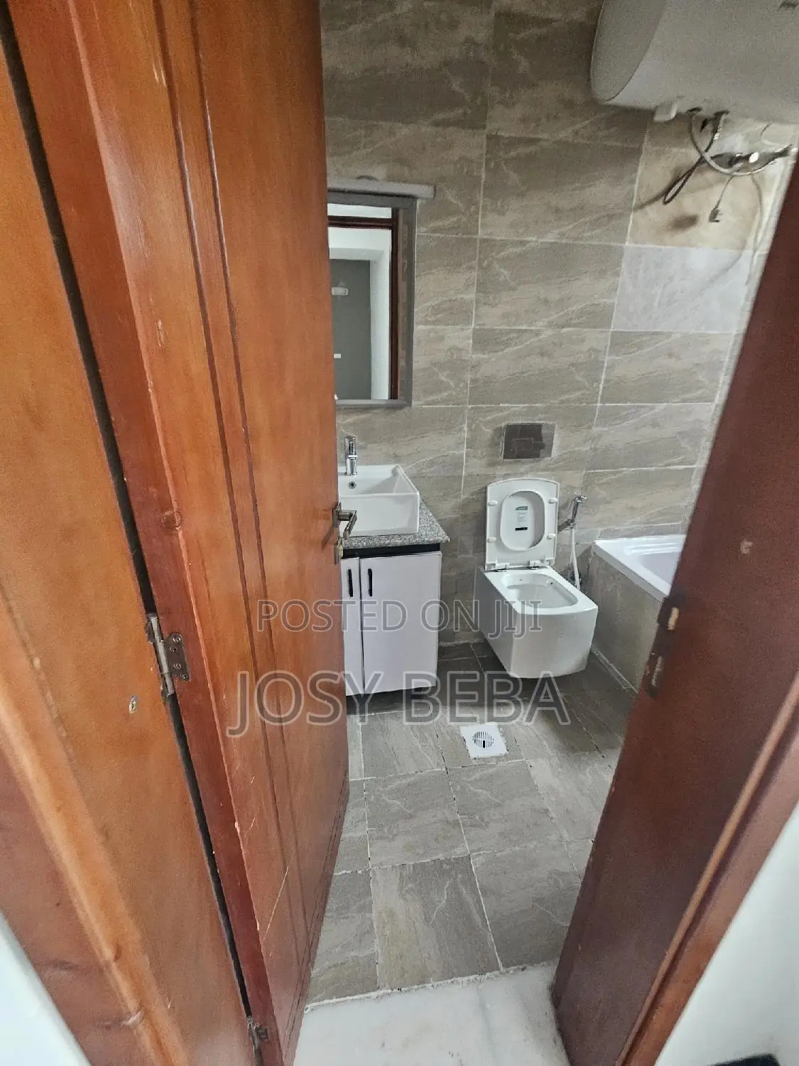 5bdrm Apartment in Bole for rent