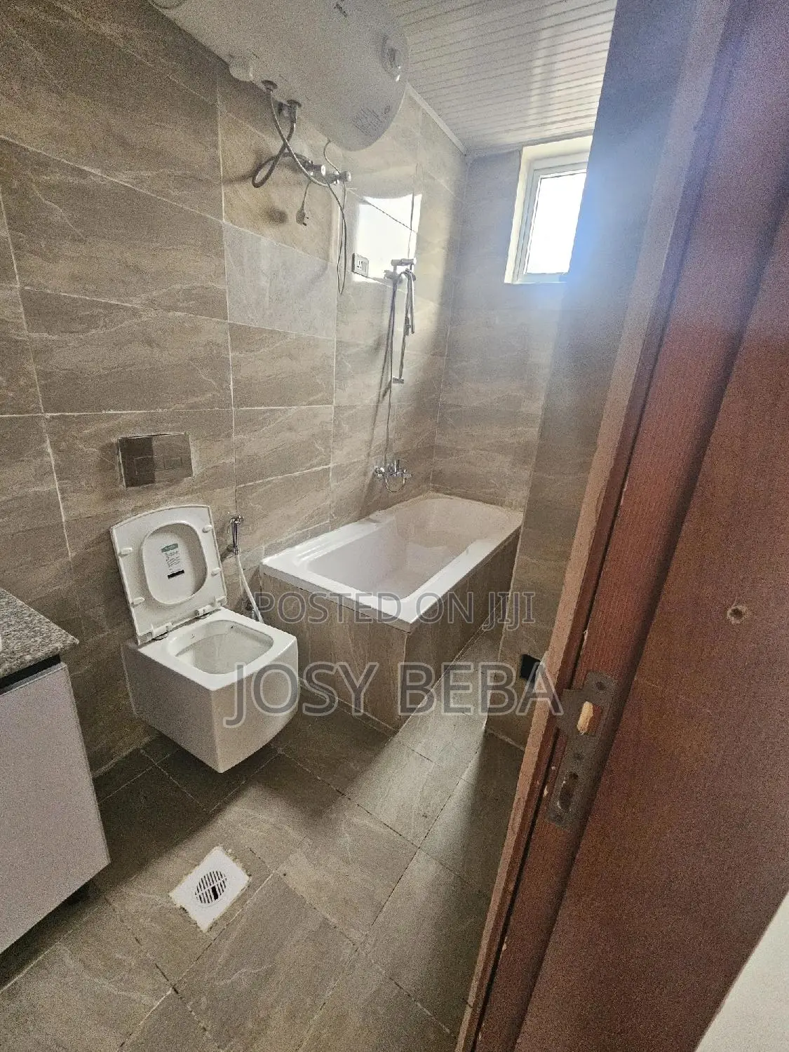 5bdrm Apartment in Bole for rent
