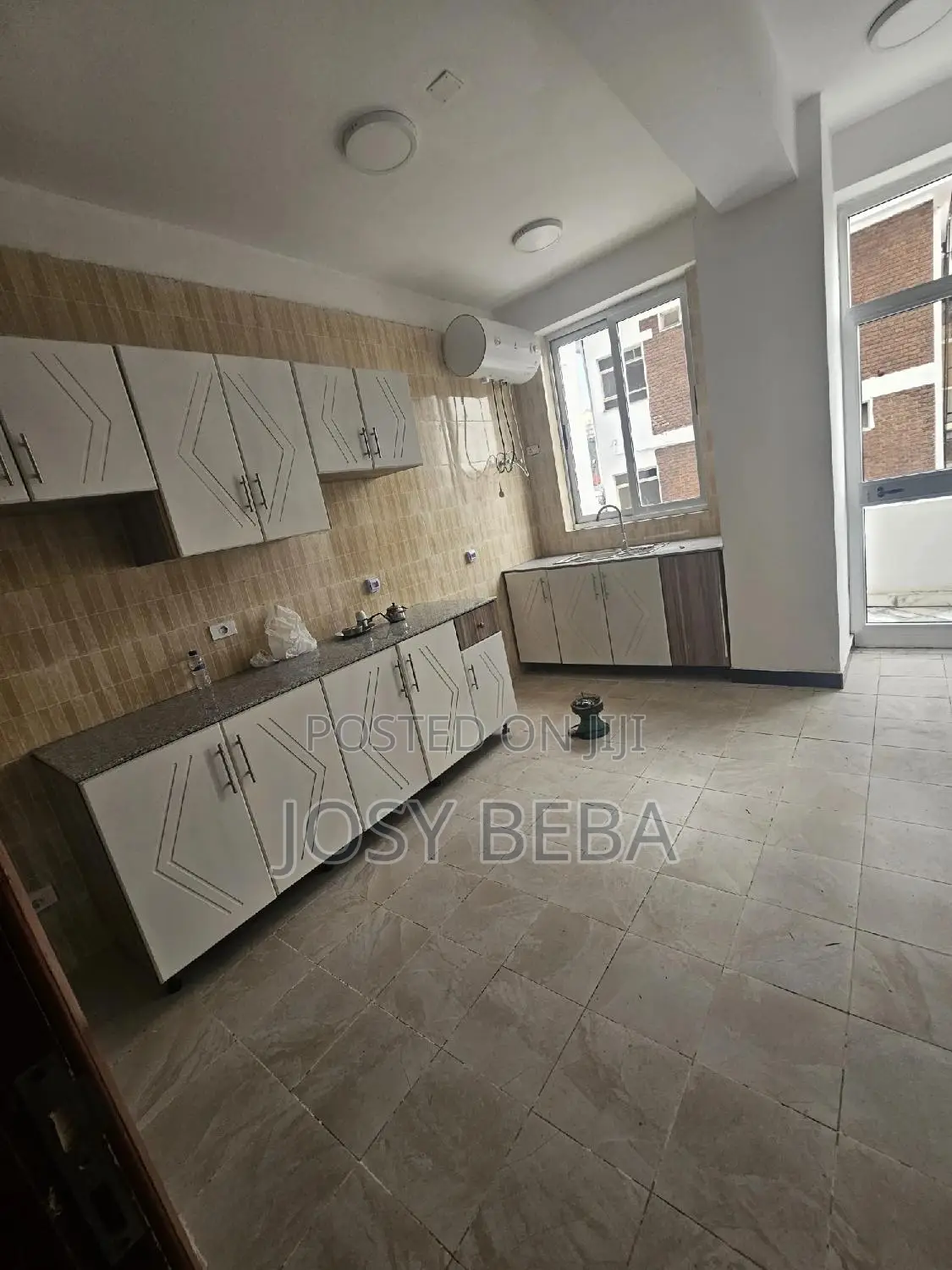 5bdrm Apartment in Bole for rent