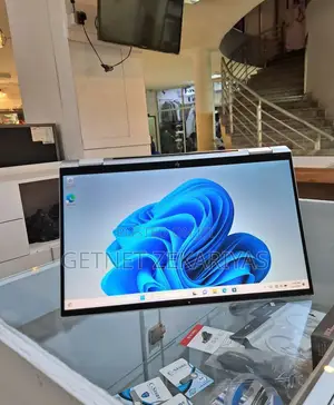 Photo - New Laptop HP Spectre 16GB Intel Core I7 SSD 512GB