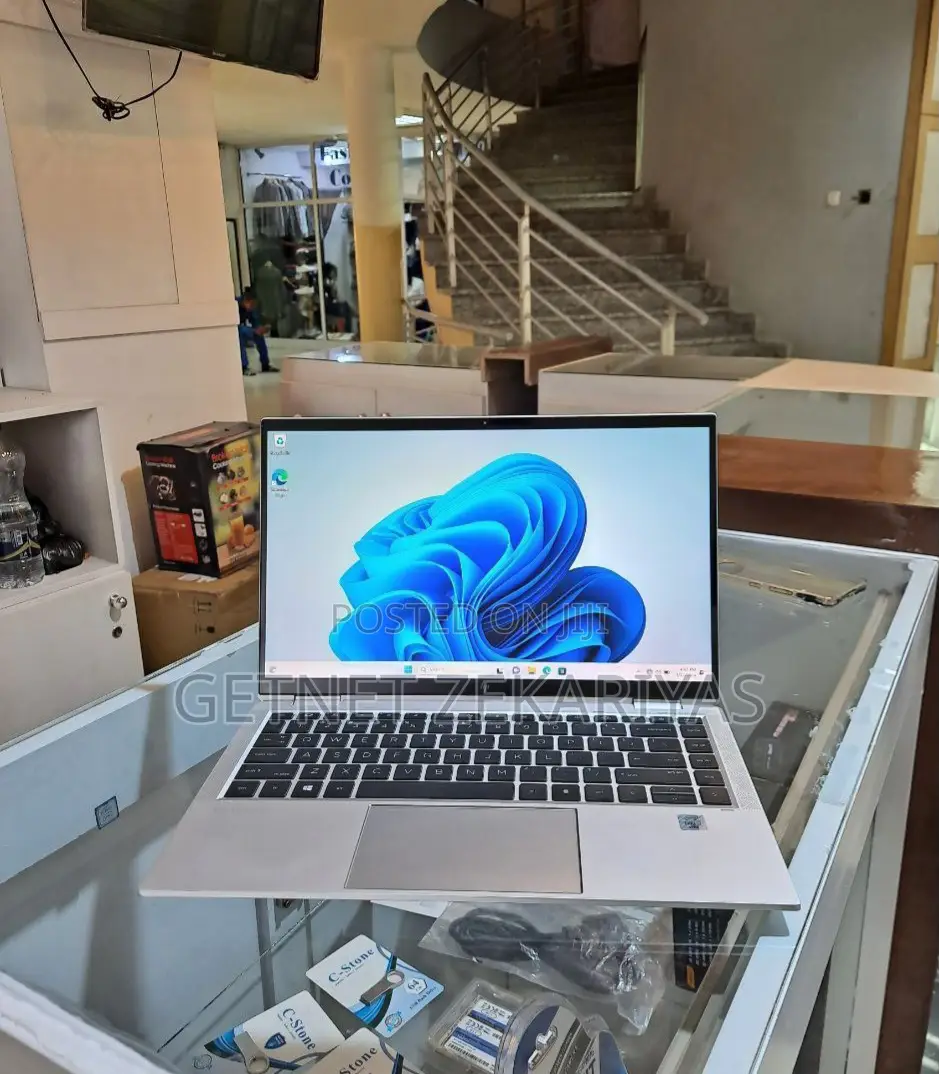 New Laptop HP Spectre 16GB Intel Core I7 SSD 512GB