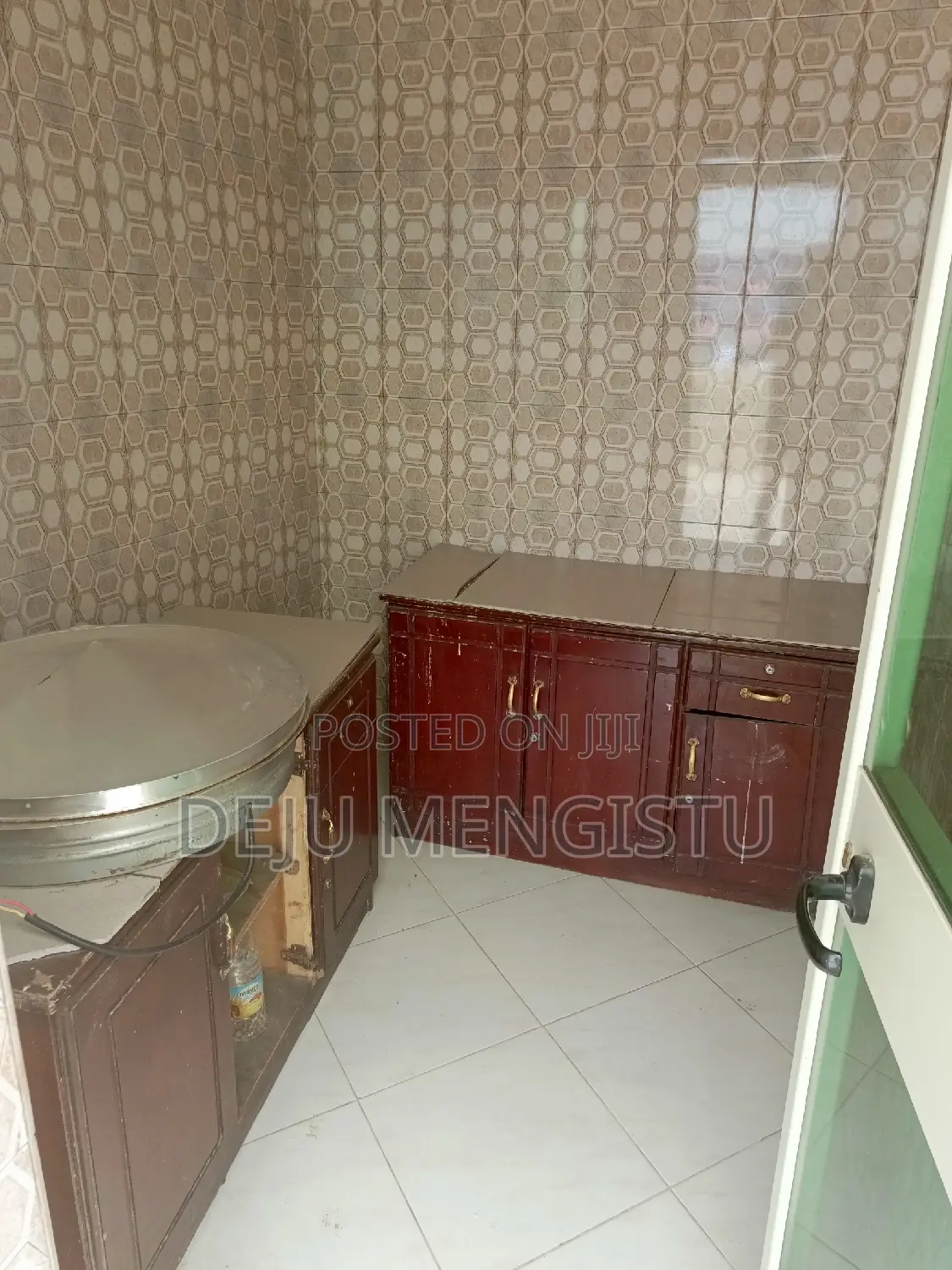 Furnished 5bdrm House in ሰባ ሁለት, Bole for rent