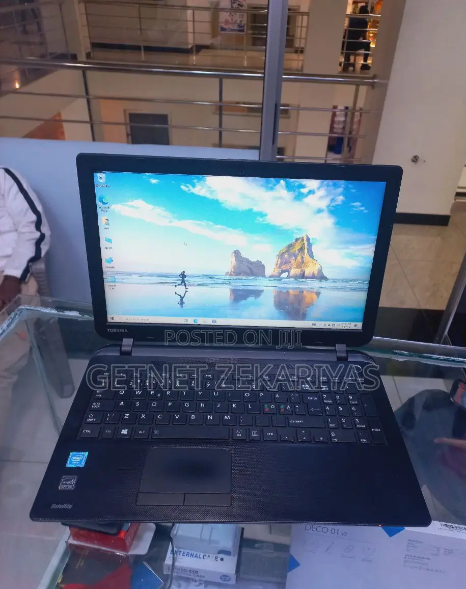 New Laptop Toshiba Satellite C50 4GB Intel Celeron HDD 1T