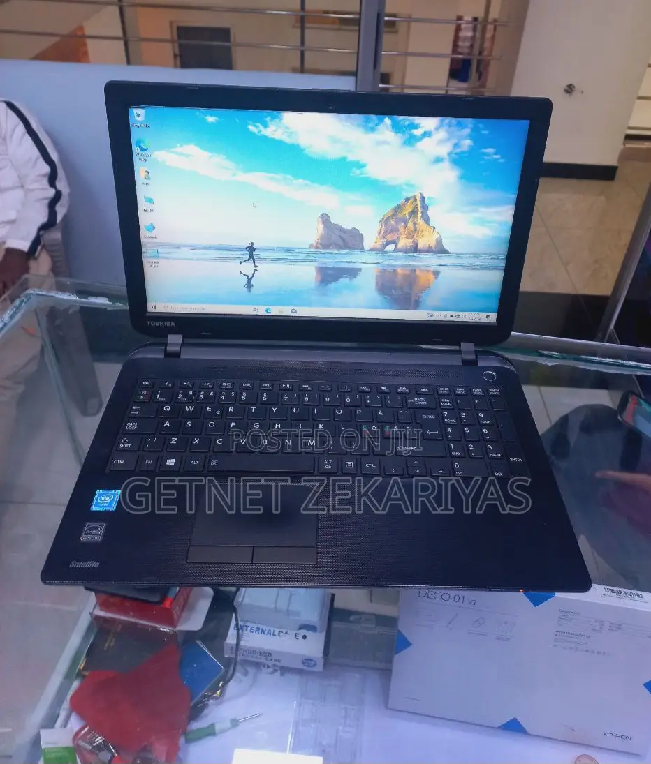 New Laptop Toshiba Satellite C50 4GB Intel Celeron HDD 1T
