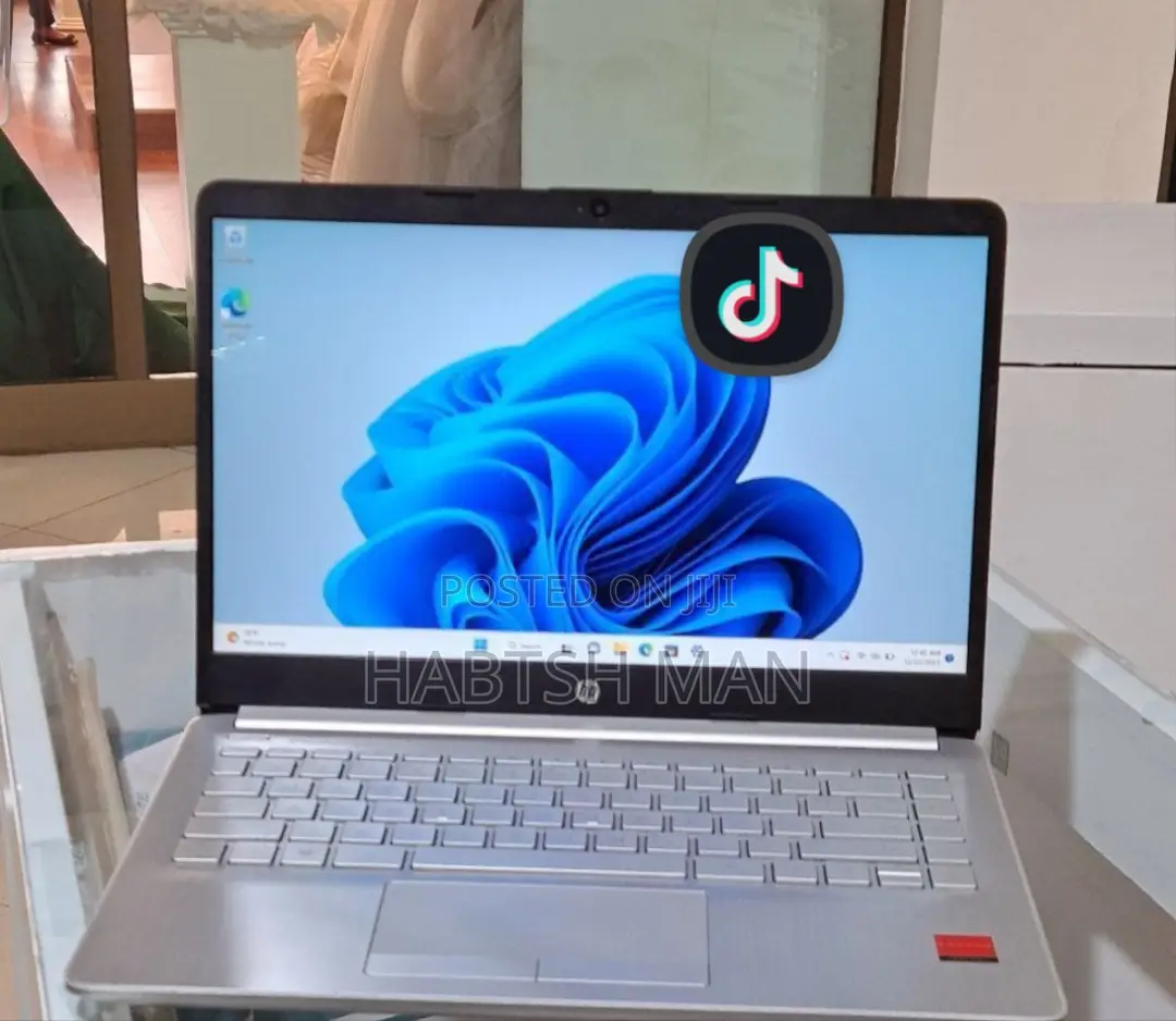 New Laptop HP EliteBook 1030 16GB Intel Core i5 SSD 512GB