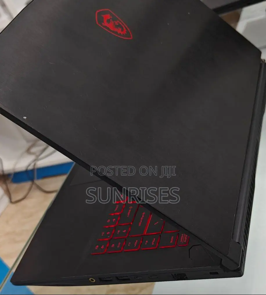 New Laptop MSI GE66 Raider 16GB Intel Core I7 SSD 512GB