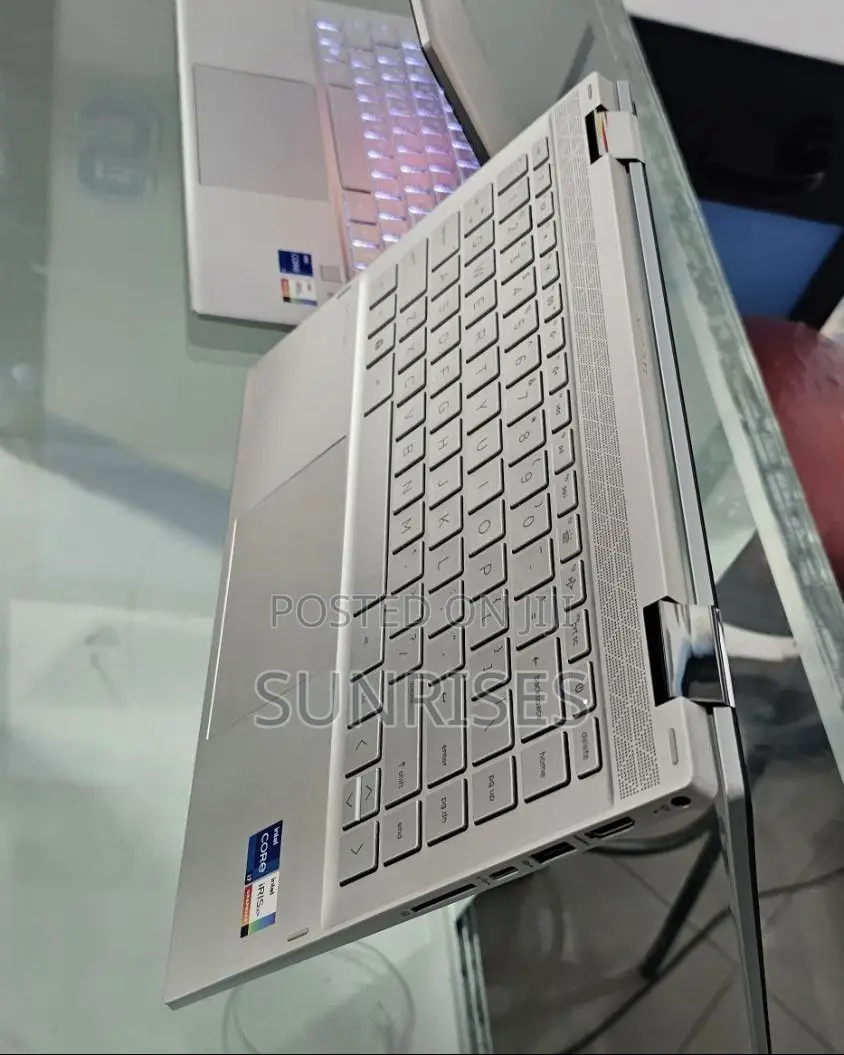 New Laptop HP Pavilion 13 X360 8GB Intel Core I5 SSD 512GB