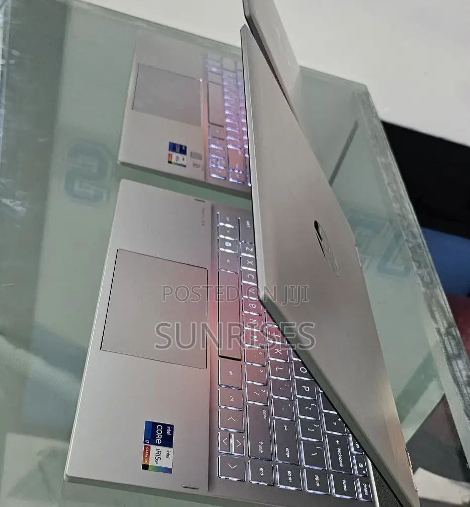 New Laptop HP Pavilion 13 X360 8GB Intel Core I5 SSD 512GB