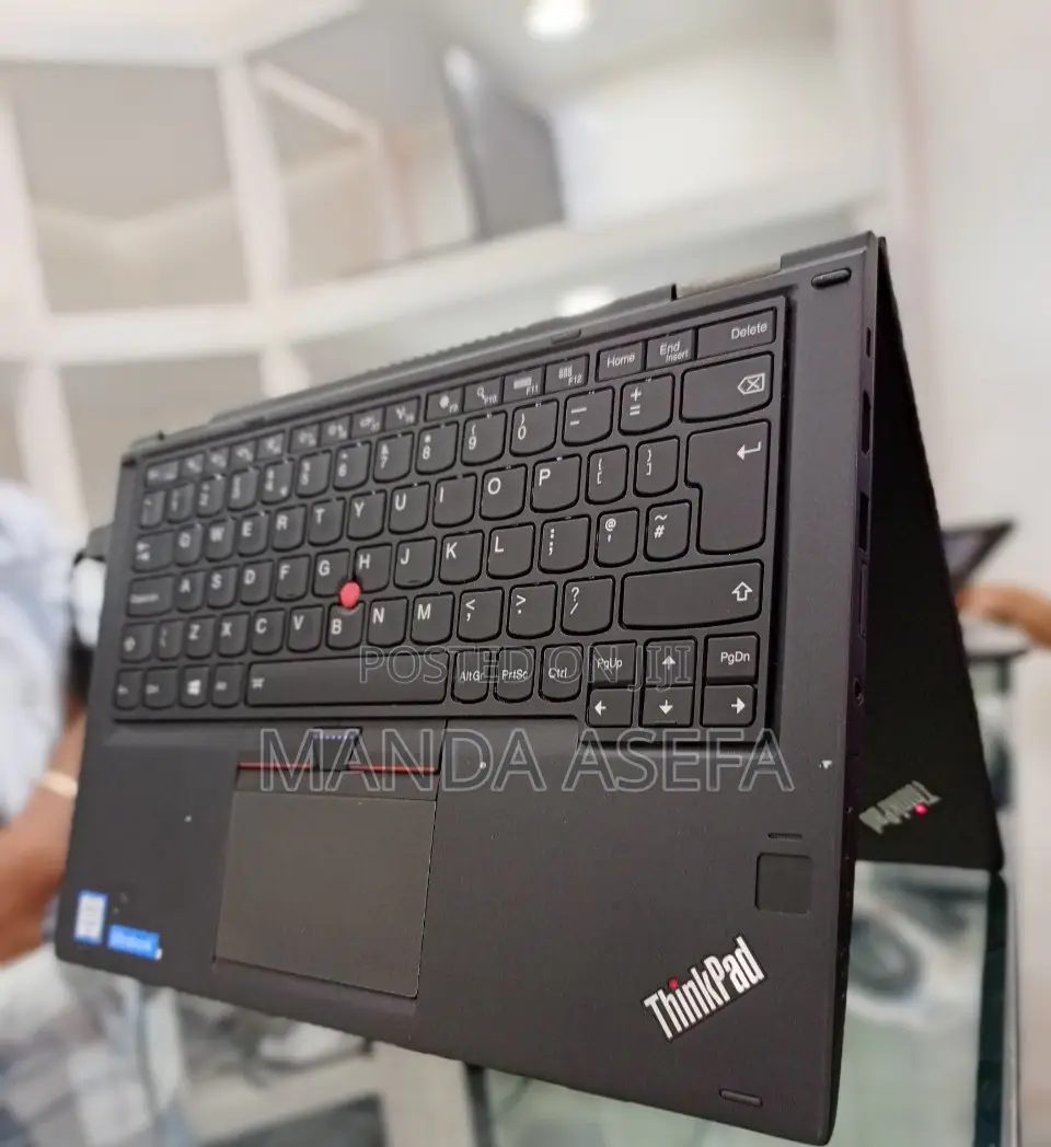 New Laptop Lenovo ThinkPad Yoga 370 8GB Intel Core I7 SSD 512GB