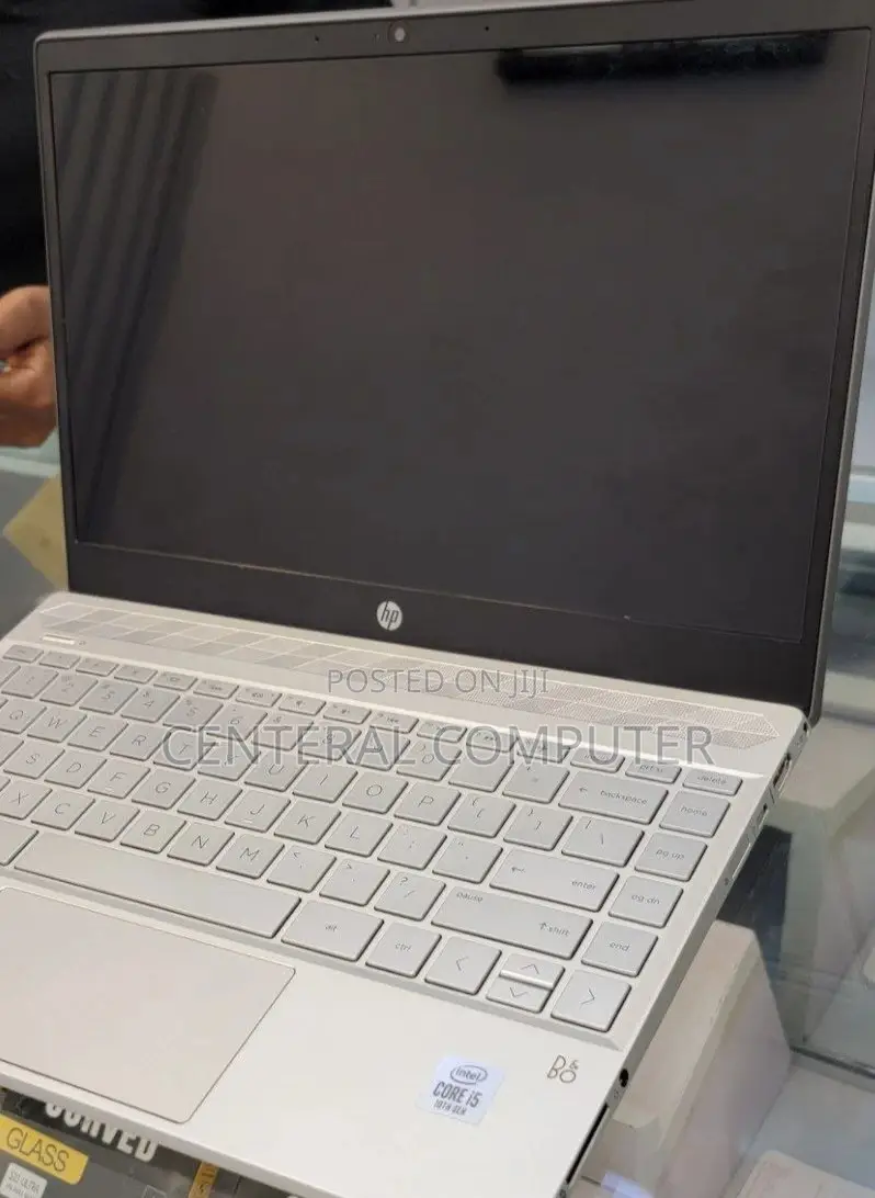 New Laptop HP Pavilion 14-Ce3064st 8GB Intel Core I5 SSD 512GB
