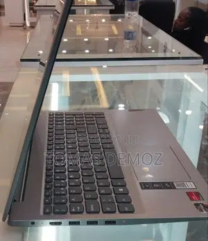 New Laptop Lenovo IdeaPad Z580 12GB AMD Ryzen 3 SSD 256GB