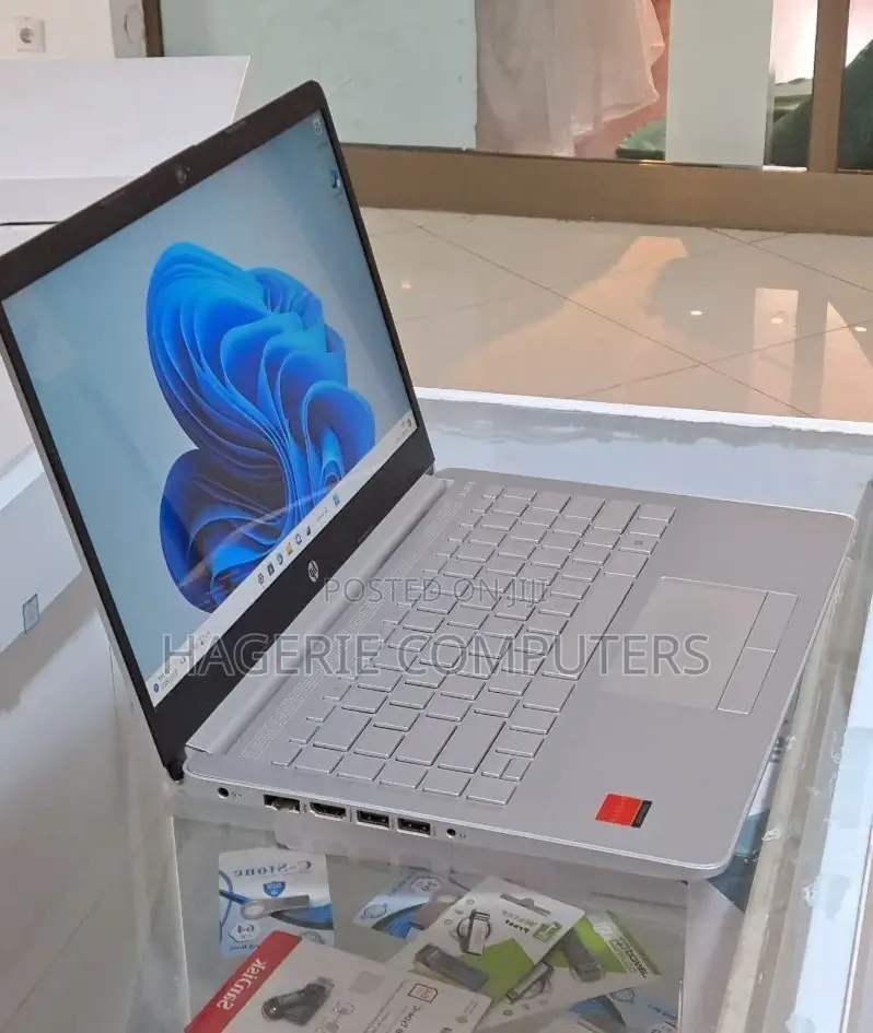 New Laptop HP Spectre 8GB Intel Core I5 SSD 512GB