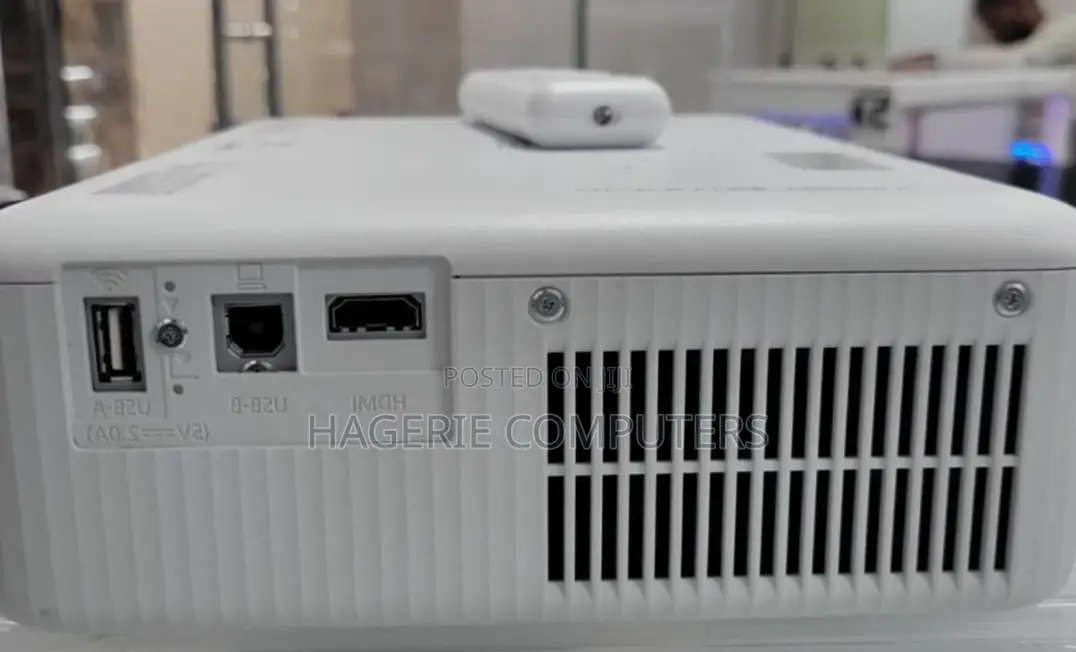 Brand New Epson Projector CO-W01 Epson