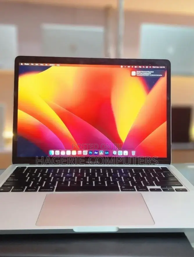 New Laptop Apple MacBook Pro 2020 M1 8GB Apple M1 Pro SSD 256GB