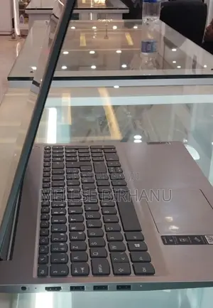 New Laptop Lenovo 12GB AMD Ryzen 3 SSD 256GB