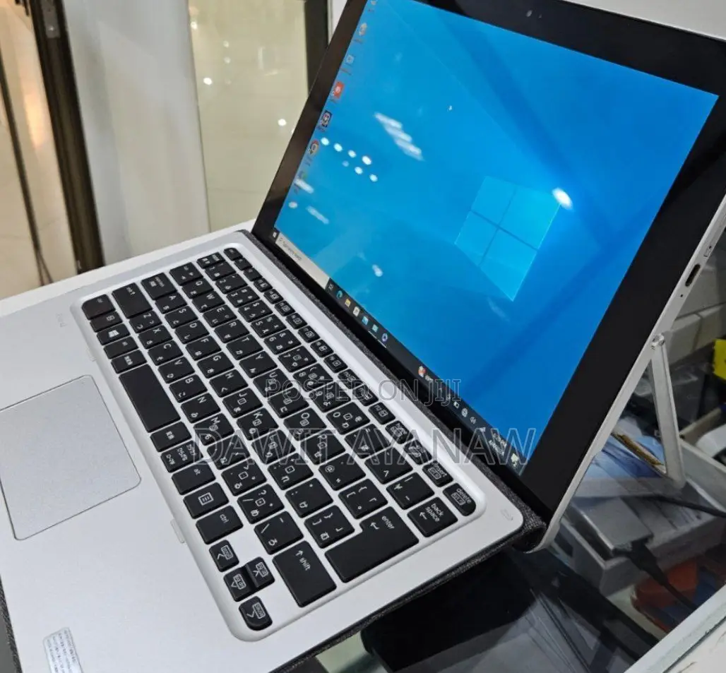 New Laptop HP 8GB Intel Core M SSD 512GB