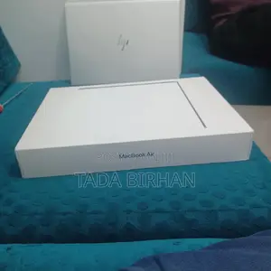 Photo - New Laptop Apple MacBook Air 2022 M2 8GB Apple M2 SSD 256GB