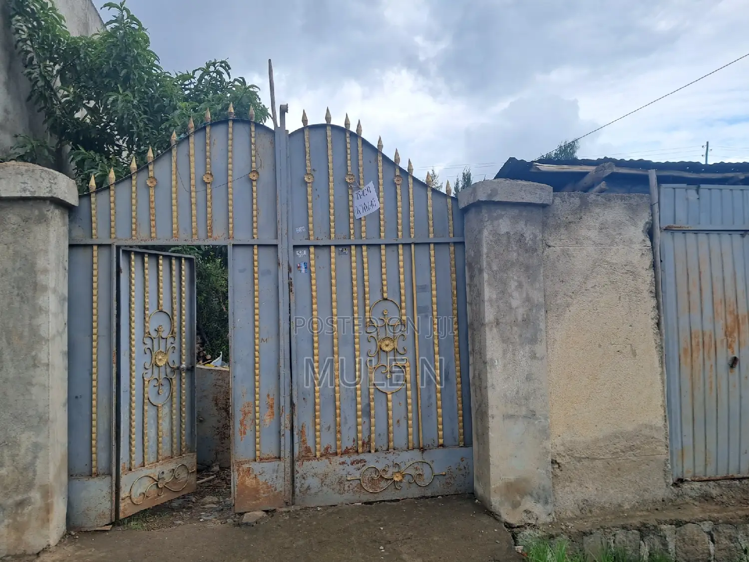 5bdrm House in Abem Kara, Yeka for sale