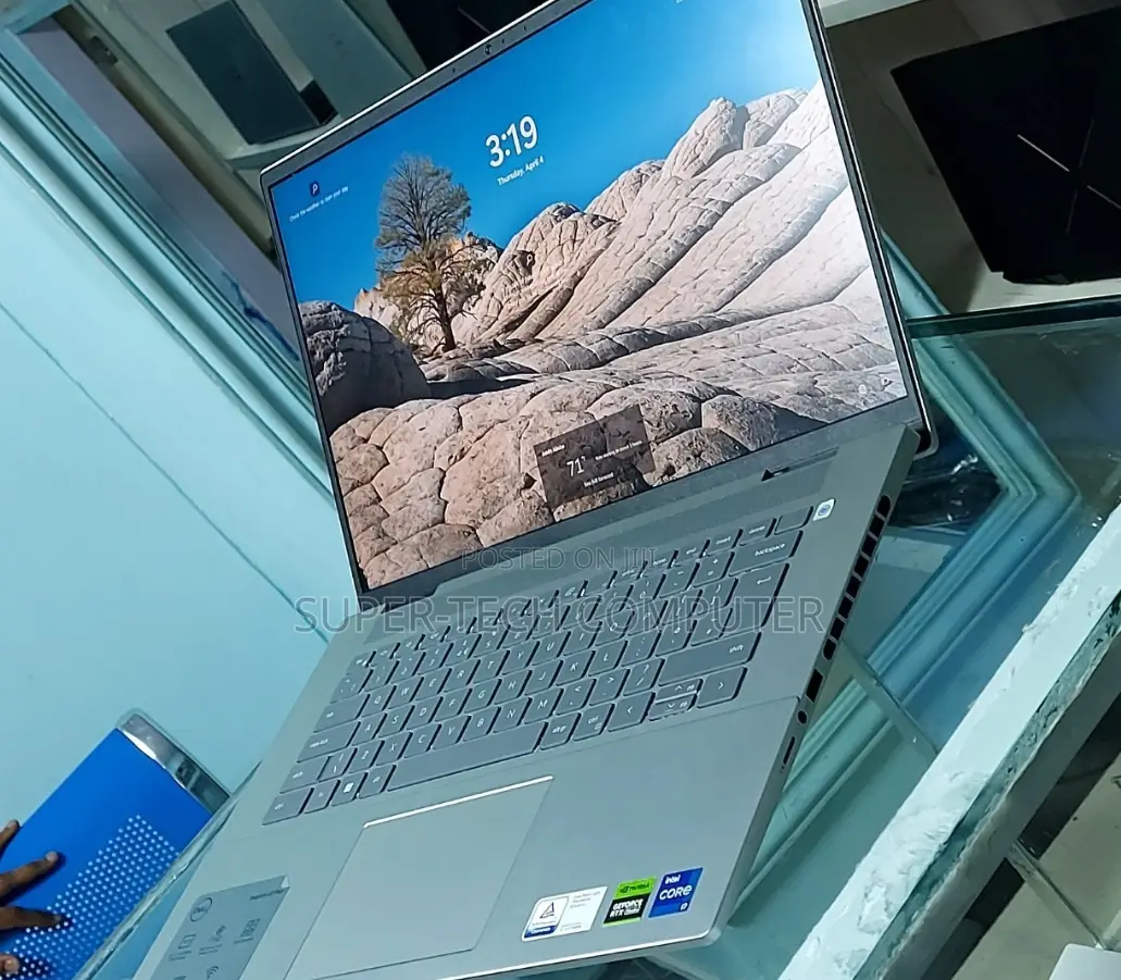 New Laptop Dell Inspiron 15 16GB Intel Core I7 SSD 1T