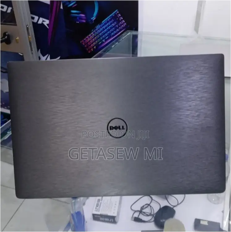 New Laptop Dell Precision 5520 32GB Intel Core I9 SSD 512GB