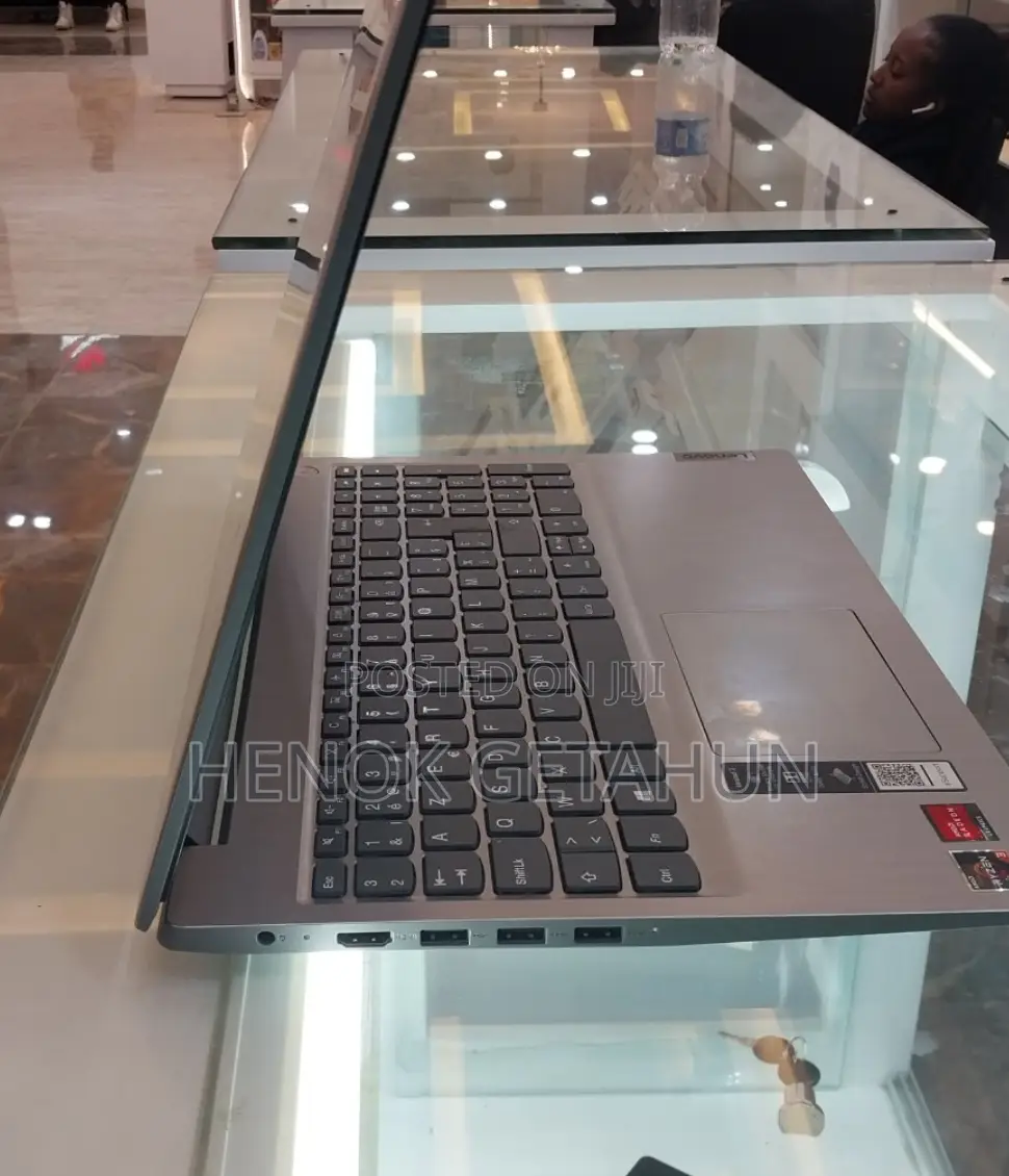 New Laptop Lenovo Ideapad 3 12GB AMD Ryzen 3 SSD 256GB
