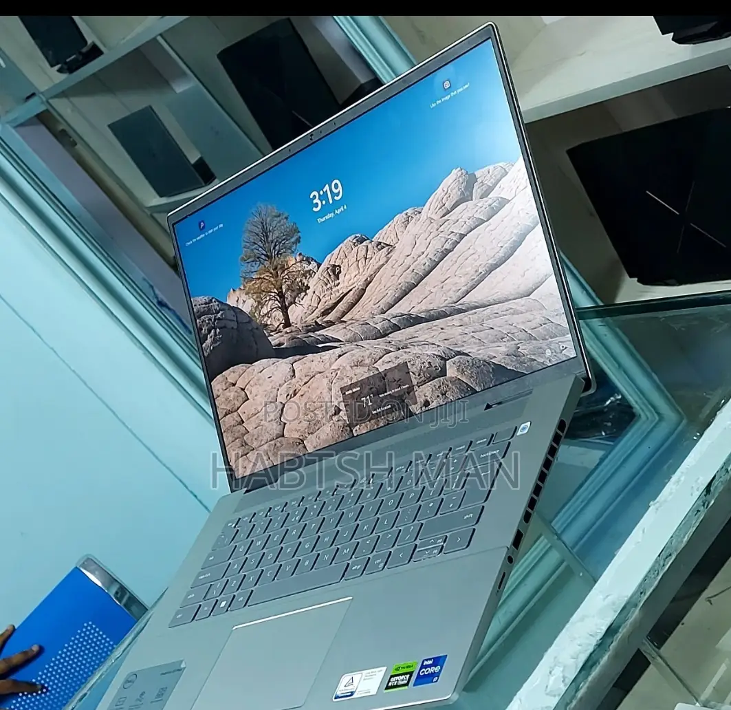 New Laptop Dell Inspiron 15 16GB Intel Core I7 SSD 1T