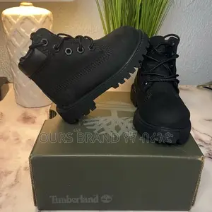 Photo - Genuine Master Quality Timberland USA Boots Shoes
